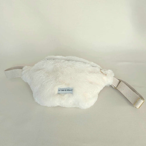 Banane en fausse fourrure blanche