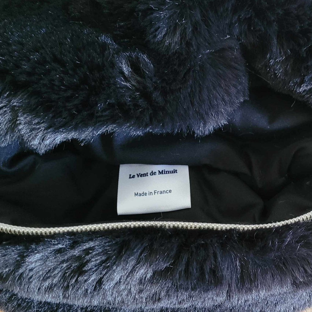 Banane en fausse fourrure noire