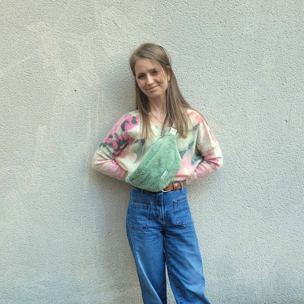 Banane en fausse fourrure vert clair